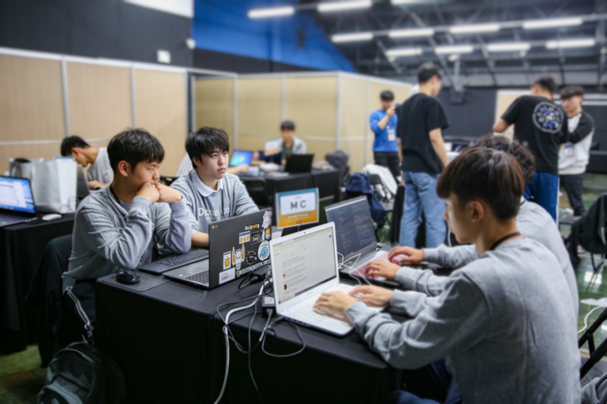 웰컴 투 메이커월드